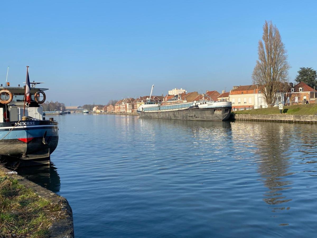 Peniche "Louise Michel" Sejournez Dans L'Appartement Du Capitaine, Offrez Vous Une Experience Inoubliable Au Fil De L'Eau Douai Exteriör bild