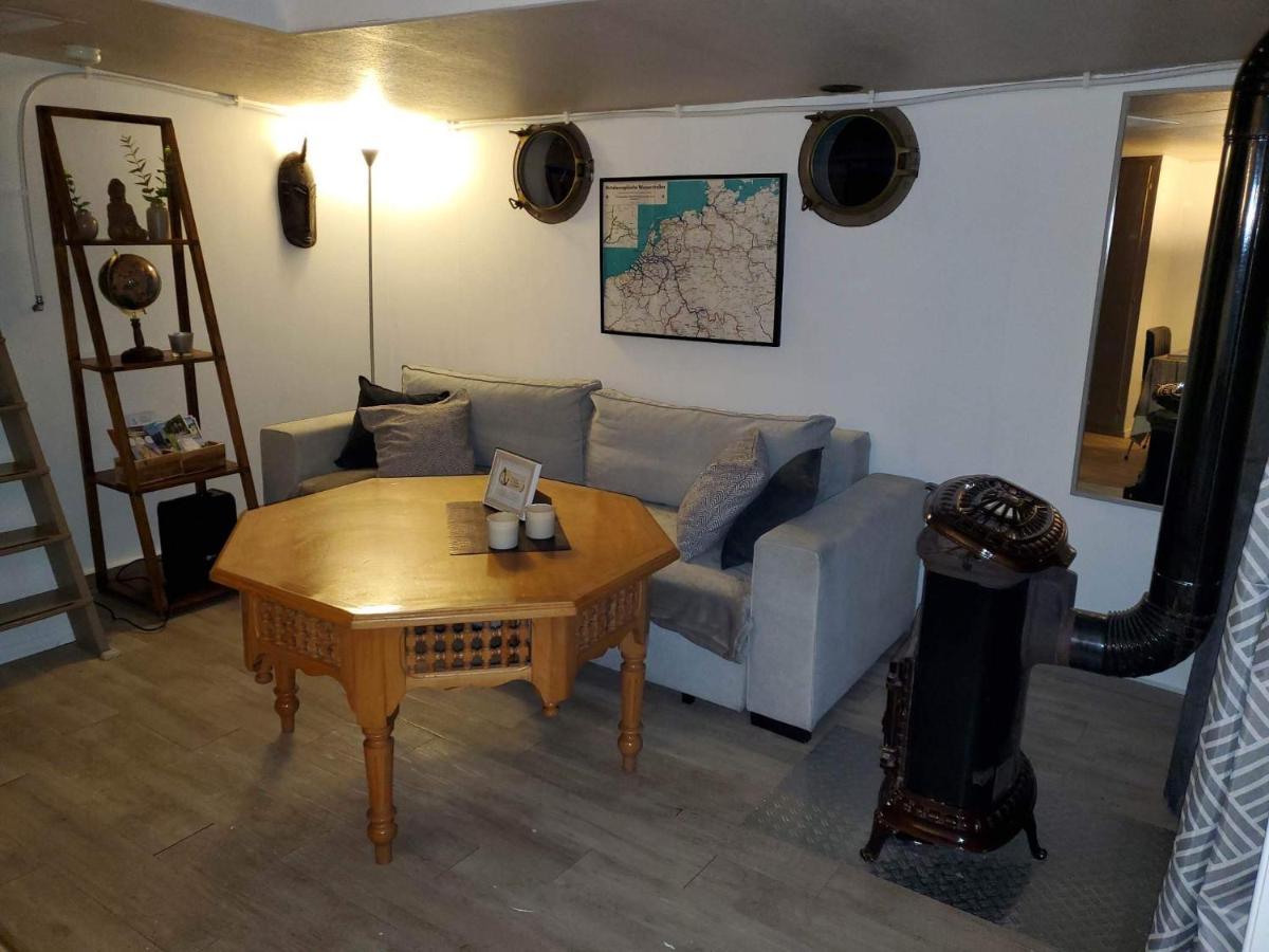 Peniche "Louise Michel" Sejournez Dans L'Appartement Du Capitaine, Offrez Vous Une Experience Inoubliable Au Fil De L'Eau Douai Exteriör bild
