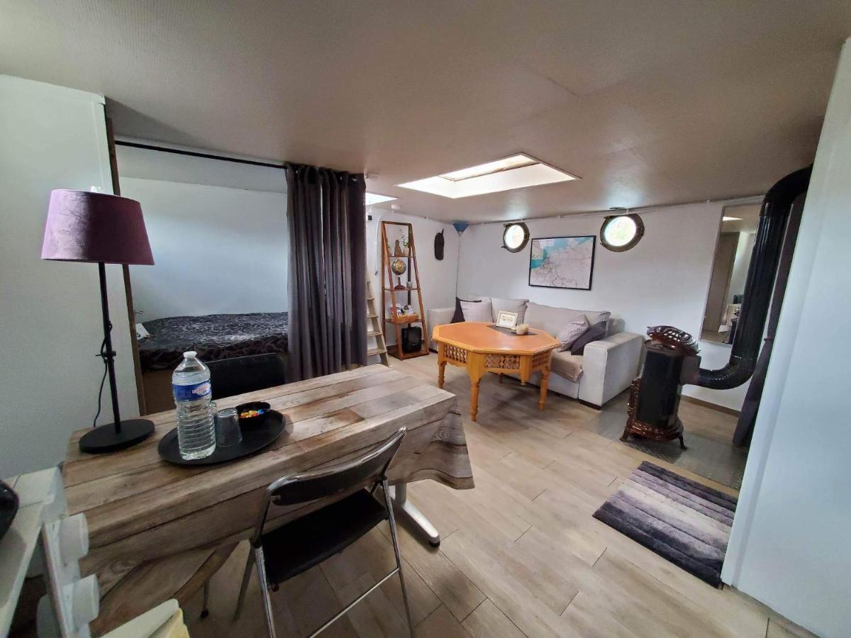 Peniche "Louise Michel" Sejournez Dans L'Appartement Du Capitaine, Offrez Vous Une Experience Inoubliable Au Fil De L'Eau Douai Exteriör bild