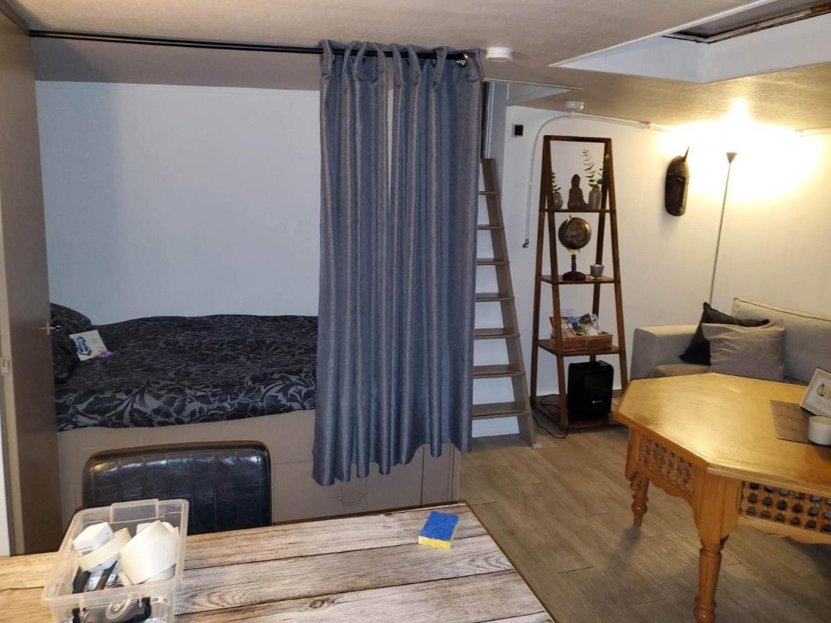 Peniche "Louise Michel" Sejournez Dans L'Appartement Du Capitaine, Offrez Vous Une Experience Inoubliable Au Fil De L'Eau Douai Exteriör bild