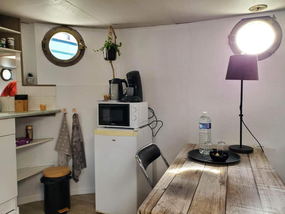 Peniche "Louise Michel" Sejournez Dans L'Appartement Du Capitaine, Offrez Vous Une Experience Inoubliable Au Fil De L'Eau Douai Exteriör bild