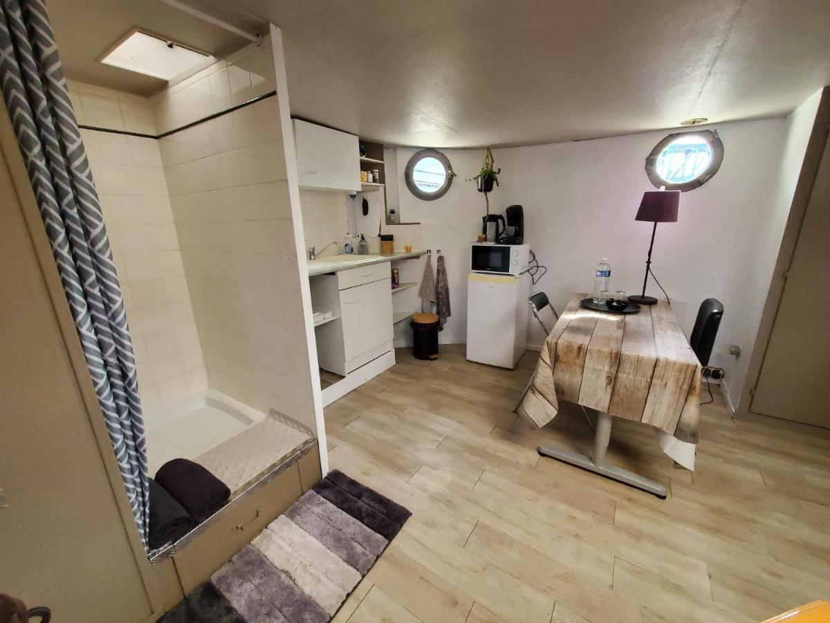 Peniche "Louise Michel" Sejournez Dans L'Appartement Du Capitaine, Offrez Vous Une Experience Inoubliable Au Fil De L'Eau Douai Exteriör bild