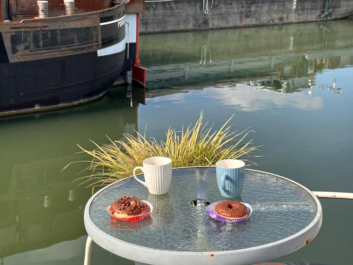 Peniche "Louise Michel" Sejournez Dans L'Appartement Du Capitaine, Offrez Vous Une Experience Inoubliable Au Fil De L'Eau Douai Exteriör bild